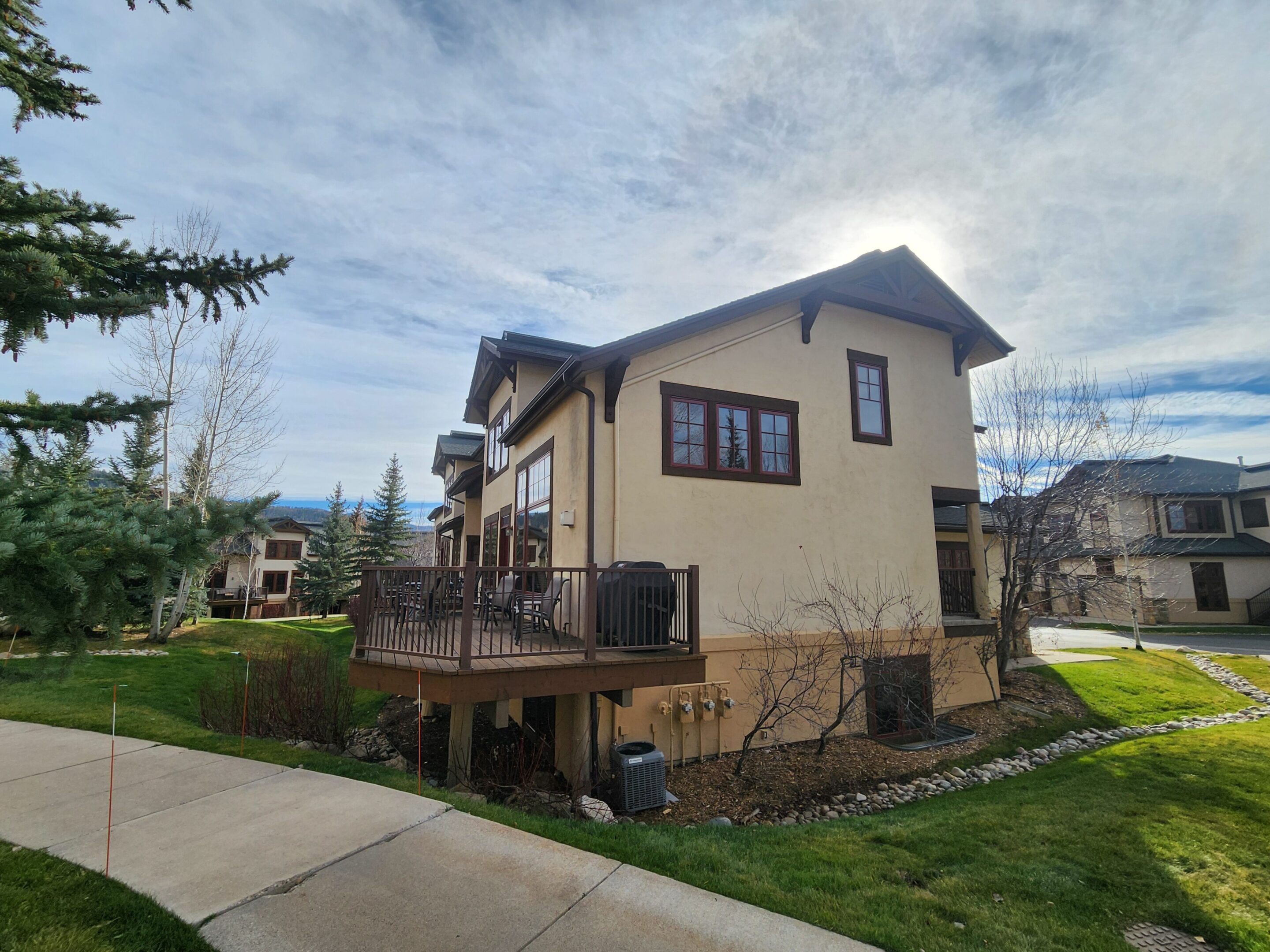 Residential building with green lawn