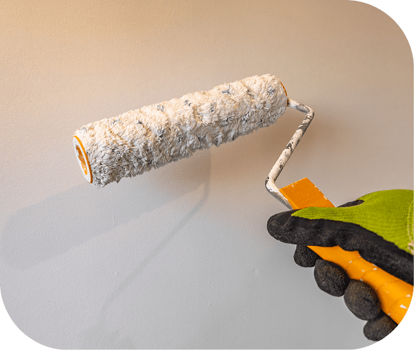 Hand painting wall with roller